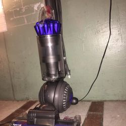 Dyson ball Animal Origins 2 Upright D19 vacuum
