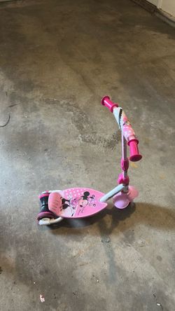Minnie Mouse Kids 3-Wheel Scooter