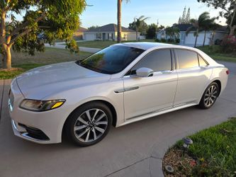 2017 Lincoln Continental Premier