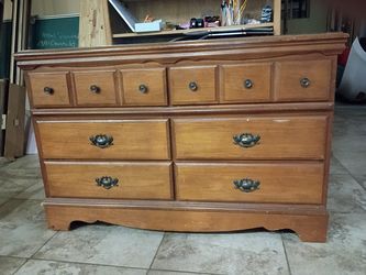 FREE to good home: clothes dresser