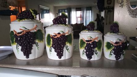 Grape Kitchen Set