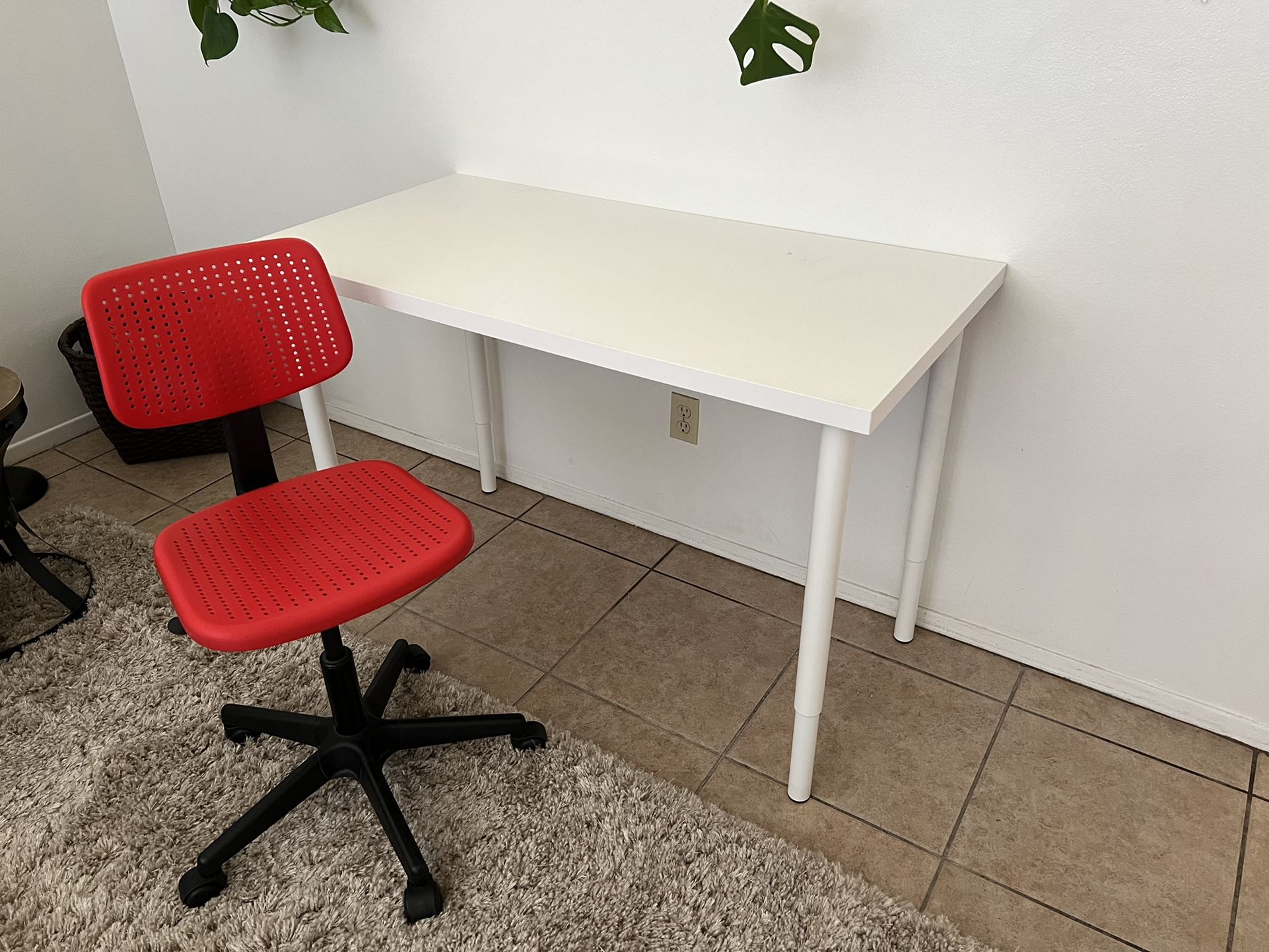 White Desk With Chair