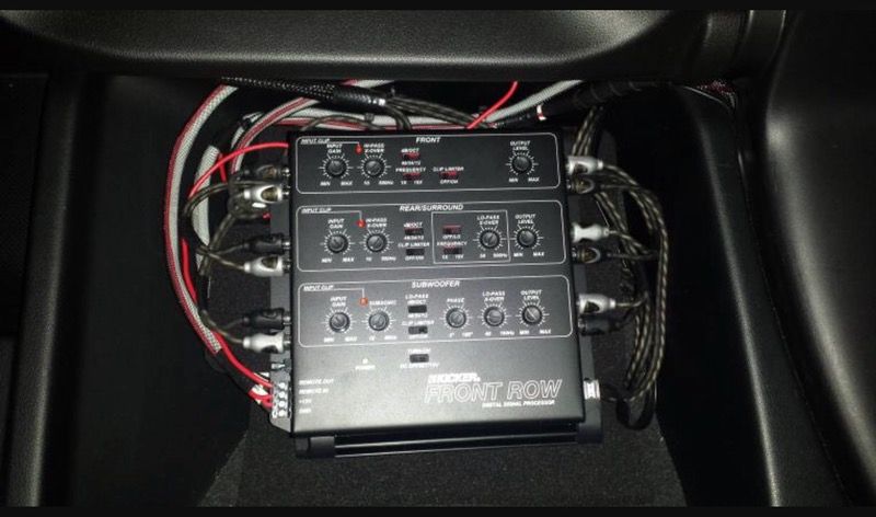 Kicker front row sound processor/epicenter with bass knob