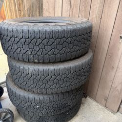 Goodyear Trail runner AT LT275/65/20 10k Miles