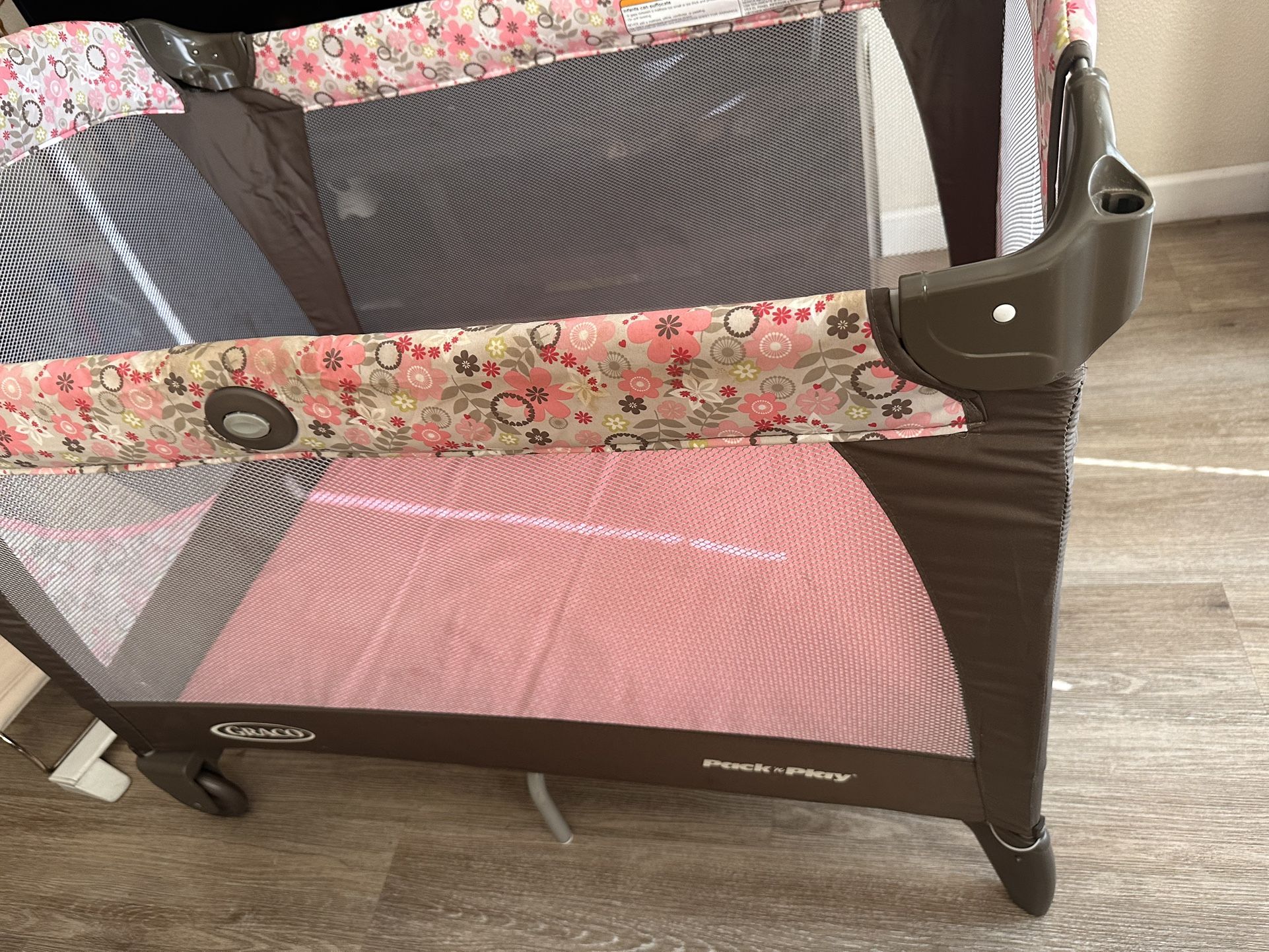 Baby Crib And Playpen