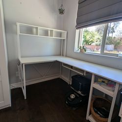 Reversible L Shaped Desk with Keyboard Tray and Storage Bag (White)