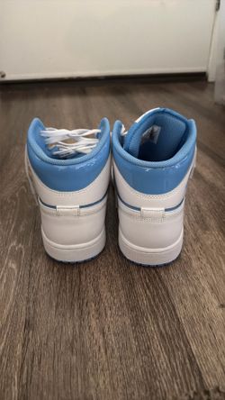 Jordan 1 Mid legend