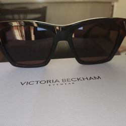 Victoria Beckham Sunglasses 😎