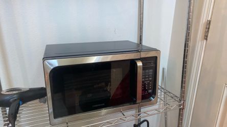 Fiber Ware microwave 900 W power only a few months old