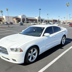 2014 Dodge Charger V6 – Salvage Title – Runs Strong – Priced to Sell 