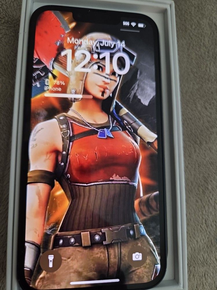 NICE!! IPhone 13 New Condition. Unlocked