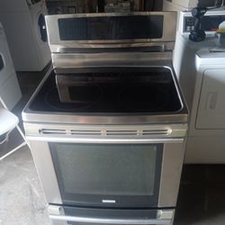 Stove Electric Brand Electrolux Like New Everything Is And Good Working Condition 3  Months Warranty Delivery And Install 