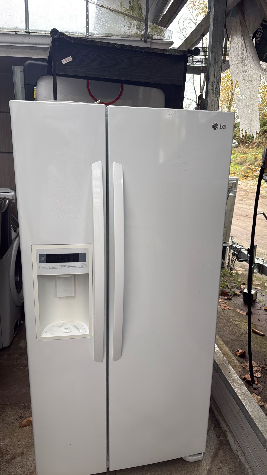 Refrigerator LG