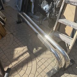 Foot rail for trucks