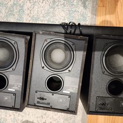FOR PARTS Insignia soundbar NS-SBAR21F20 and 3 wireless subwoofers