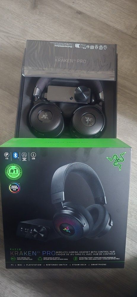 Razer - Kraken V4 Pro Wireless Over-the-Ear Gaming Headset for PC, Mac, Playstation, Nintendo Switch, Steam Deck, Mobile - Black