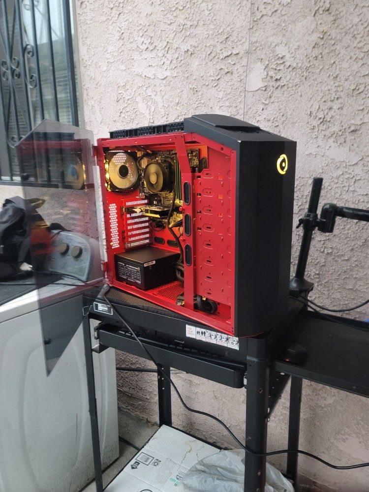 Gaming PC: 4TB / 240GB SSD Drive, 24GB DDR4, Windows11 V-24H2, Wi-Fi, HDMI.