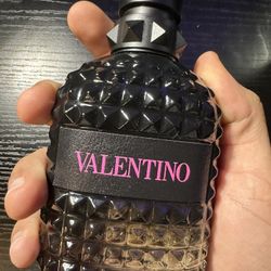 Brand New Valentino Born In Roma UOMA