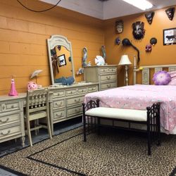 Complete Queen Bedroom Set By Dixie For Sale 🛏️ 