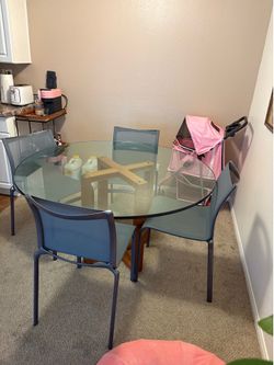 Dining room table and chairs set
