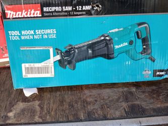 12 Amp Corded Saw