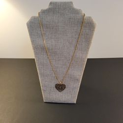 New Heart Necklace  .  Gold  plated  .    Size  .  12' .