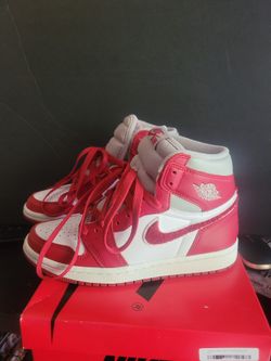 Nike- MJRetro Ones Red & Whites- 5.5