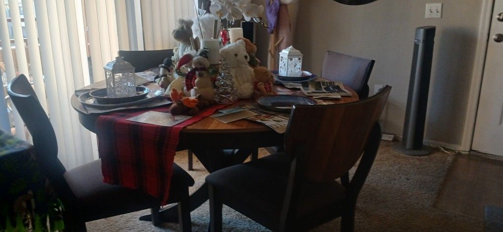 Table & Chairs Wooden