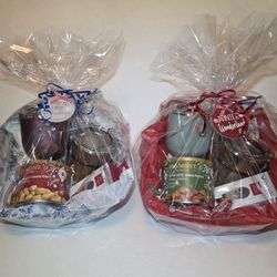 Holiday Cheer in Every Sip & Snacks Gift Set