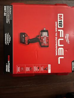 Milwaukee M18 Fuel High Torque Impact Wrench Kit