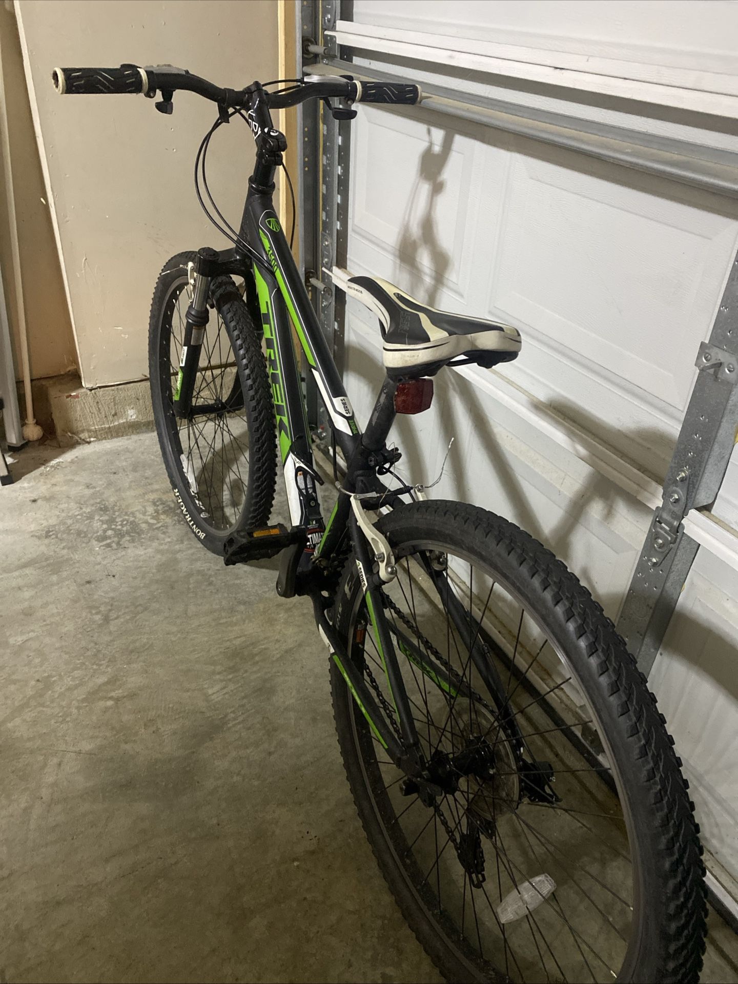 TREK 3500 Mountain Bike Needs New Back Rim But It’s Still Works Very Good Without It