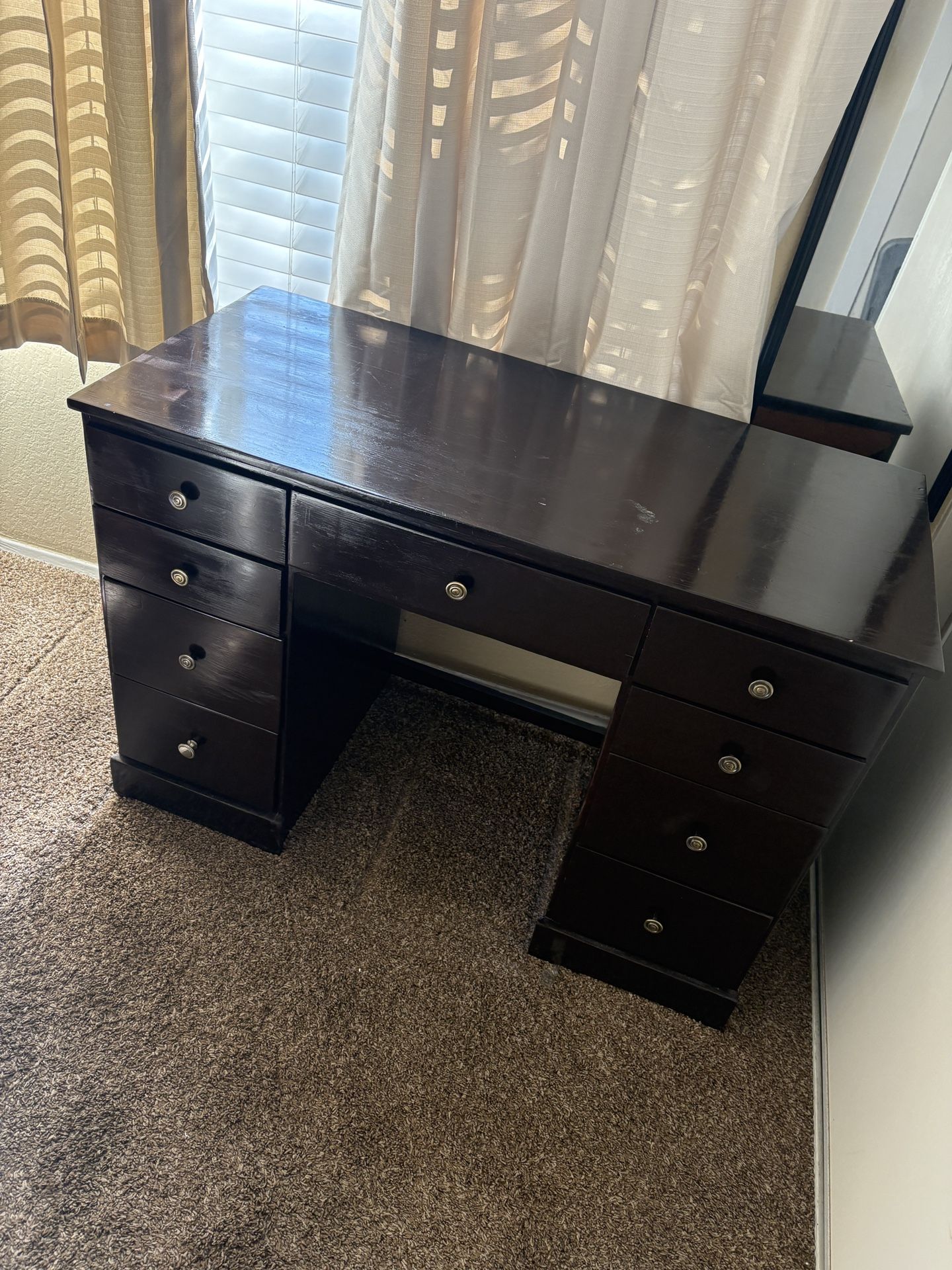 FREE DESK! Pick Up Asap!!