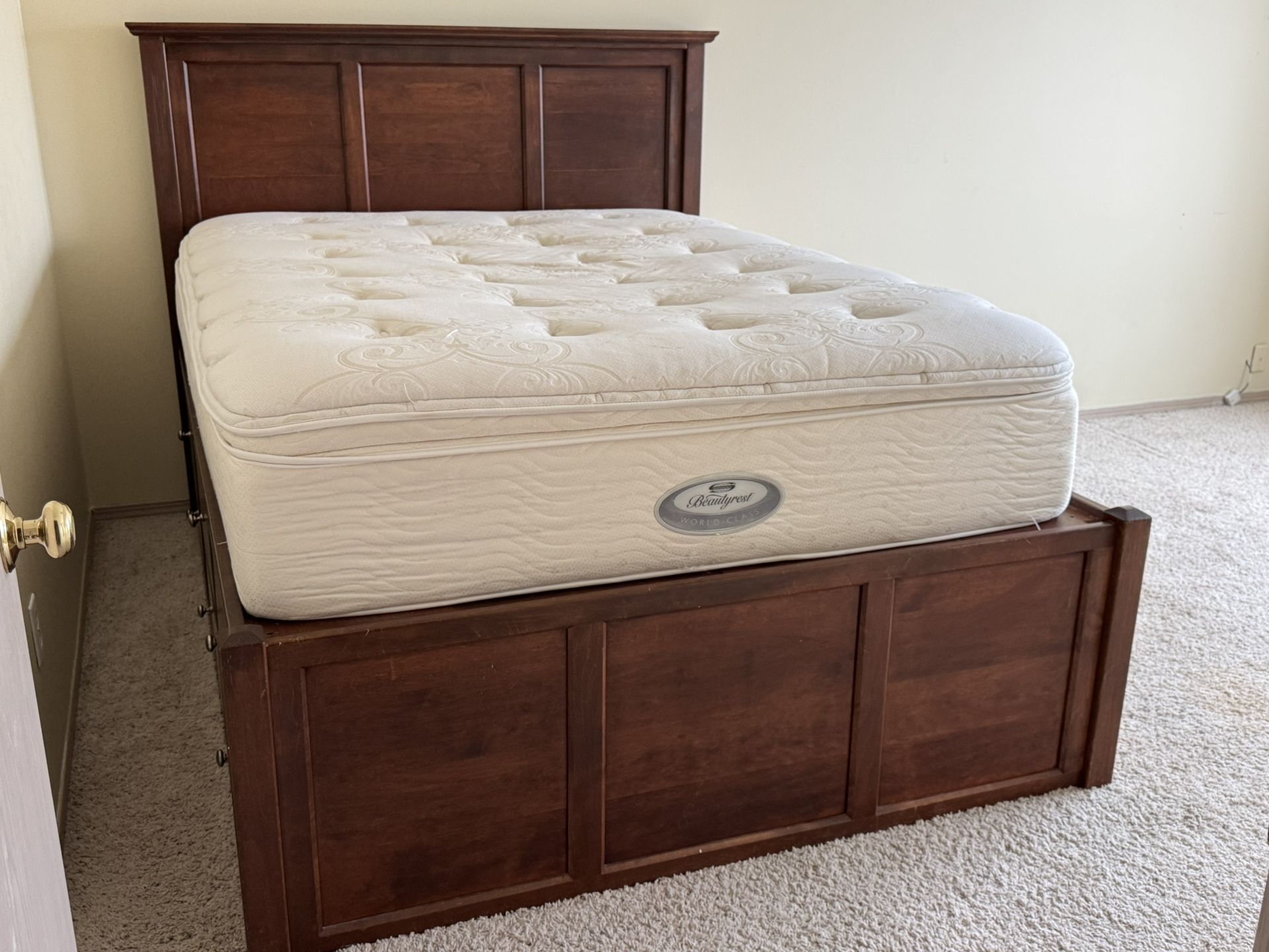 Bed Olympic Queen Size