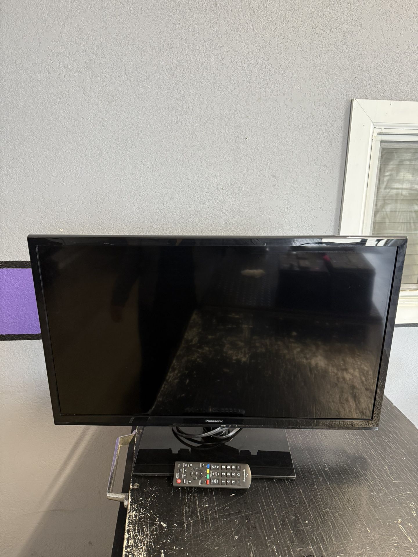 28 Inch Panasonic Tv