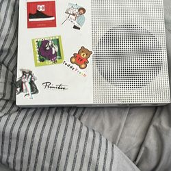 XBOX ONE S (read desc)