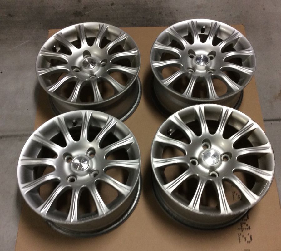 Set of Four Fondmetal 6200/G3 Silver Alloy Wheels