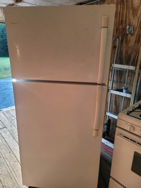 REFRIGERATOR