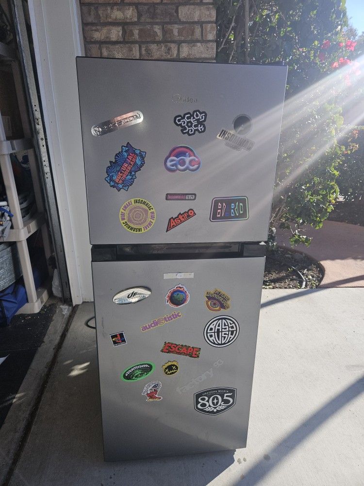 4.5 cu midea refrigerator