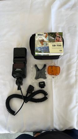 700 Nikon speed light best offer
