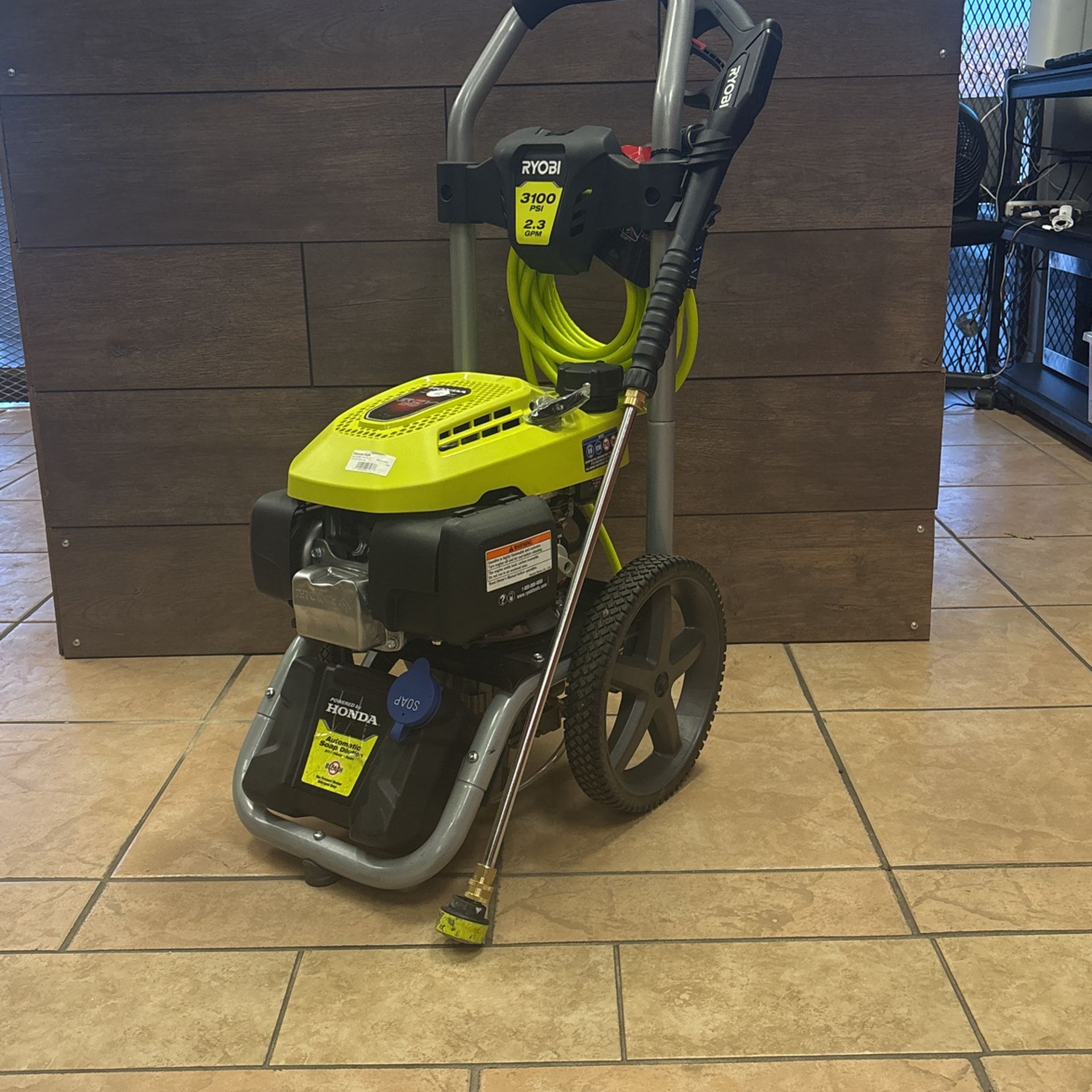 RYOBI 3100 PSI 2.3 GPM Cold Water Gas Pressure Washer with Honda GCV167 Engine