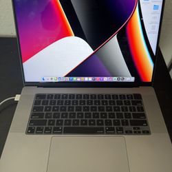 2021 16 Inch MacBook M1 Chip 16 GB Ram, 500 GB HD
