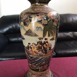Vintage large Satsuma Moriage vase