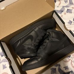Black Mid Jordan 1’s