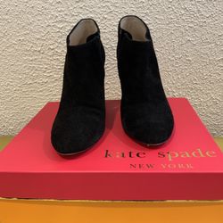 Kate spade New York Darota suede size zipper ankle boot , 3”heel , made in Italy , like new  Worn once for 4 hours , like new , size 7.5” , black sued