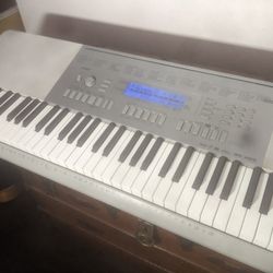 CASIO WK225 KEYBOARD/SYNTH