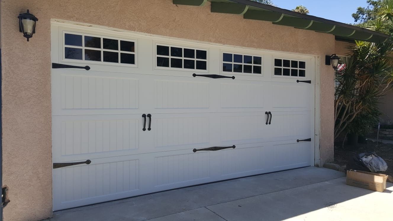 Garage doors for sale and more, se hablá español