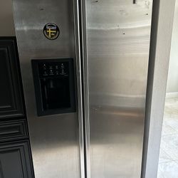GE Fridge/freezer