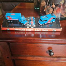 Vintage Richard Petty Race Team Collection #1 – Complete STP Display Set