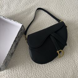Black Handbag 