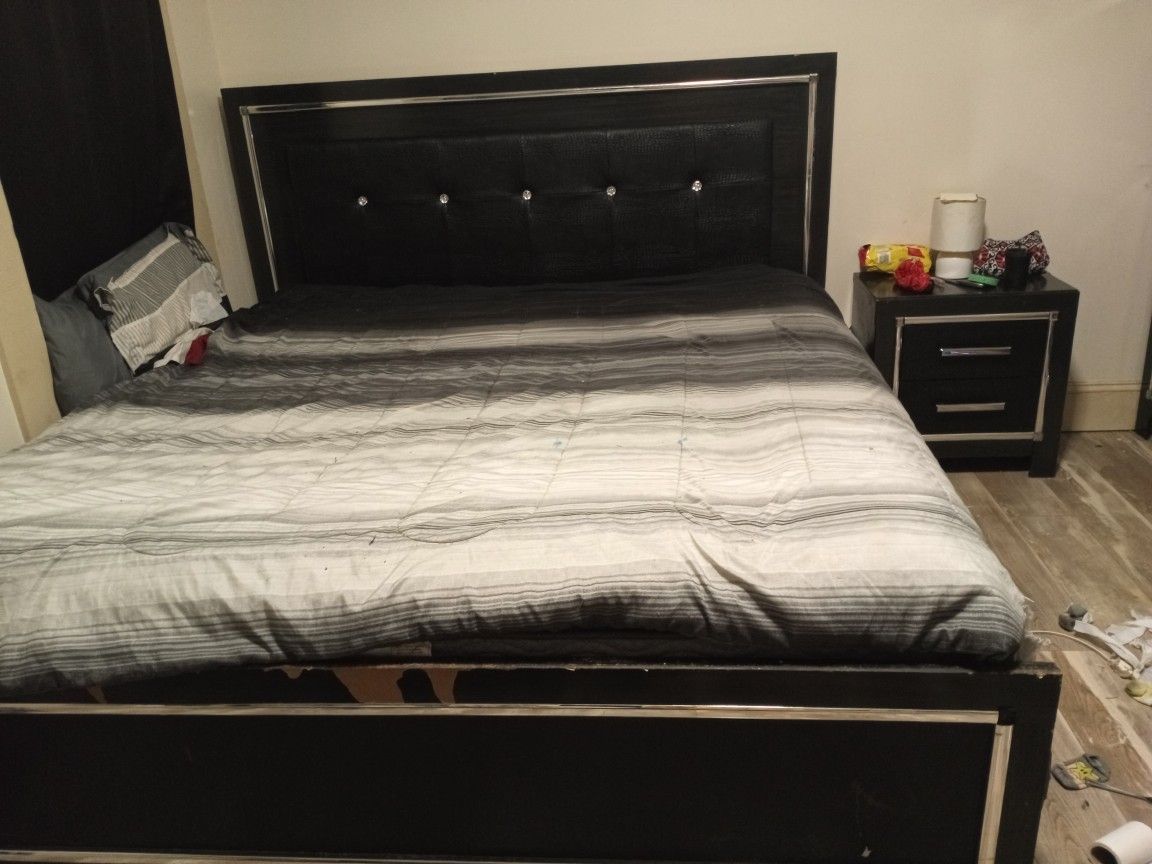 3 Piece King Size  Bedroom Set 